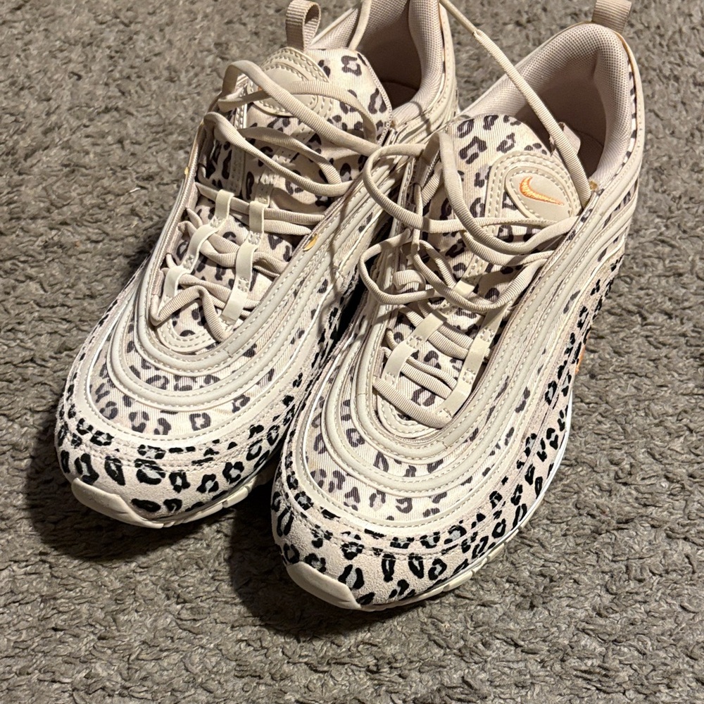 Stylish Leopard Print Women's Sneakers